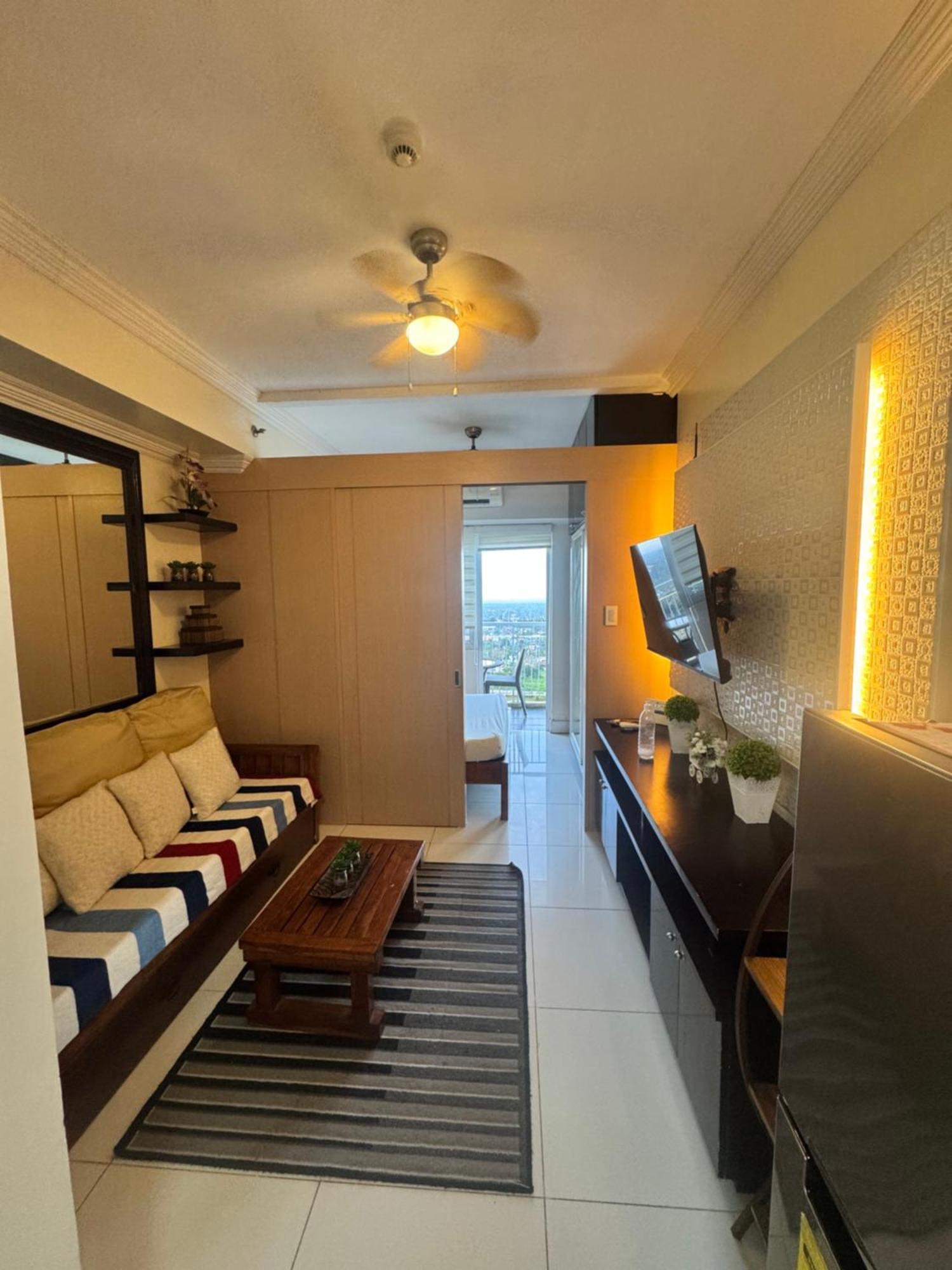 Jt Tagaytay Suites Tagaytay City Buitenkant foto